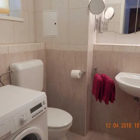 Apartment Club 218 Betti Wellness